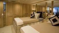 Yacht ISLANDER -  Twin Cabin